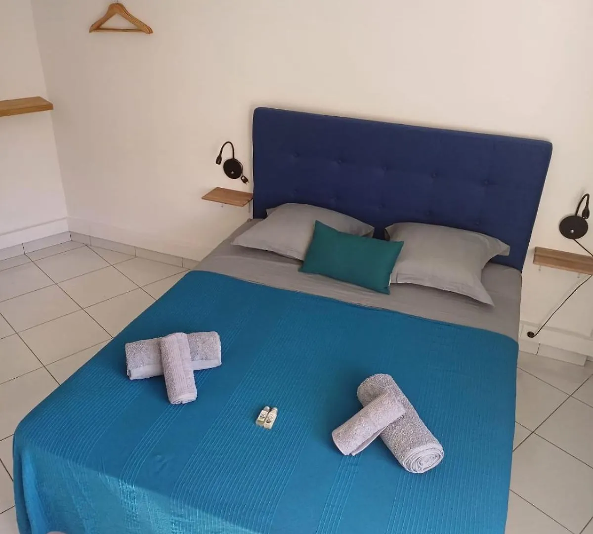 Room B777 Af City Center Papeete  Holiday home